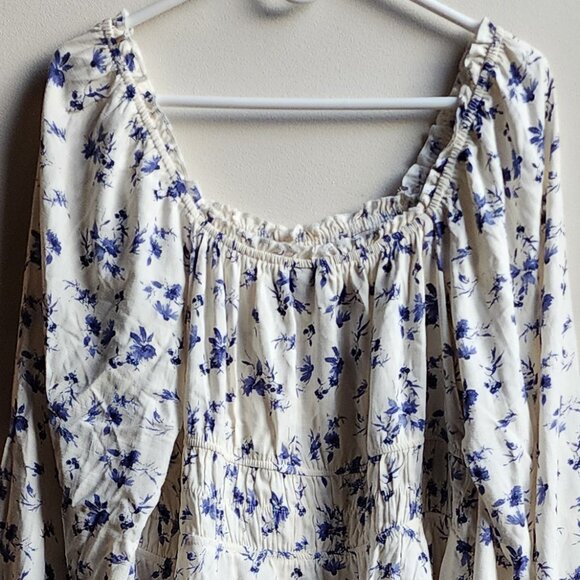 Torrid White and Blue Floral Blouse - Picture 15 of 16